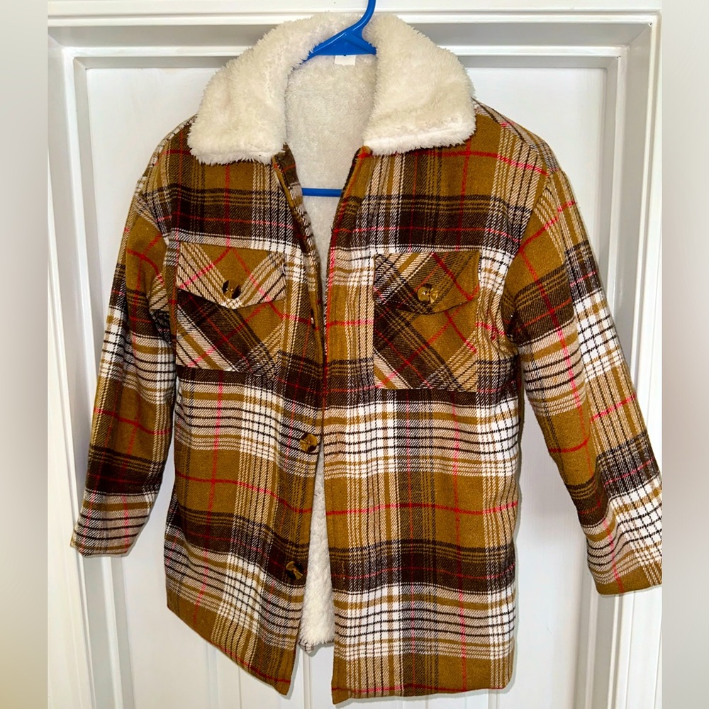 Shearling style jacket from SHEIN.‼️Brand new never worn ‼️ Size 9 youth boys 🧸